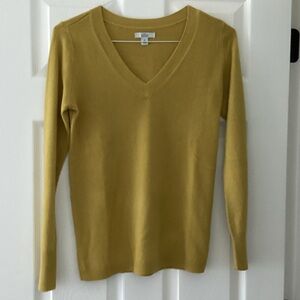 Croft & Barrow Women's V-Neck Sweater in Mustard